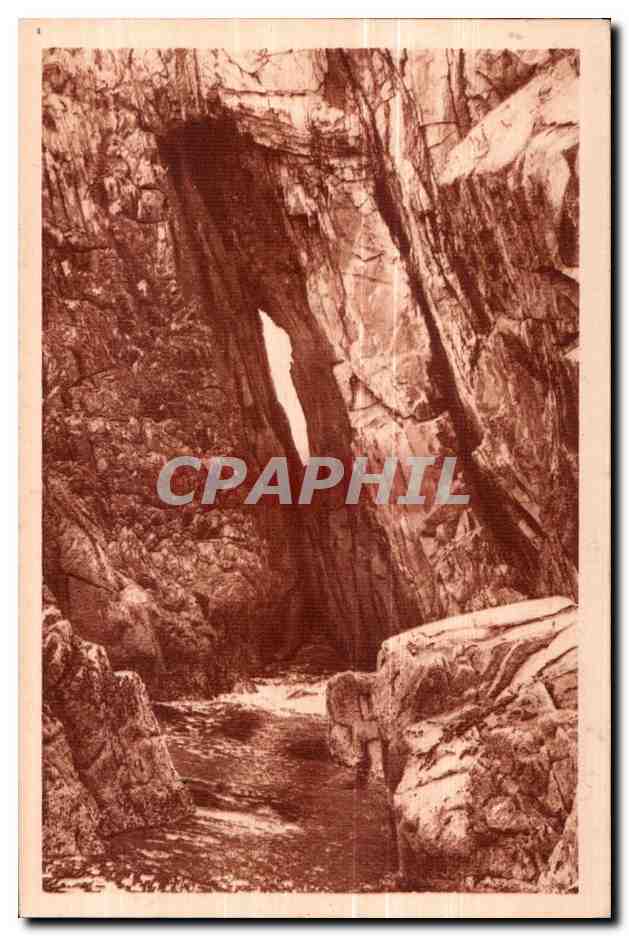 CPA Ponte Du Raz La Grotte Des Cormorans Cette Grotte Traverse De Part En Part La Pointe a Son Point de Jonction Avec La