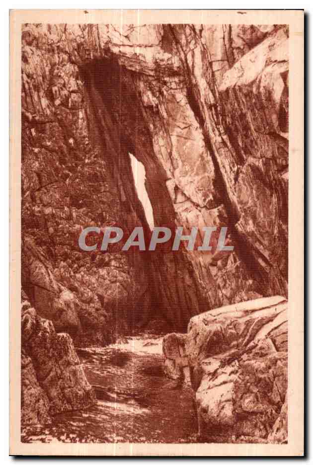 CPA Ponte Du Raz La Grotte Des Cormorans Cette Grotte Traverse De Part En Part La Pointe a Son Point de Jonction Avec La