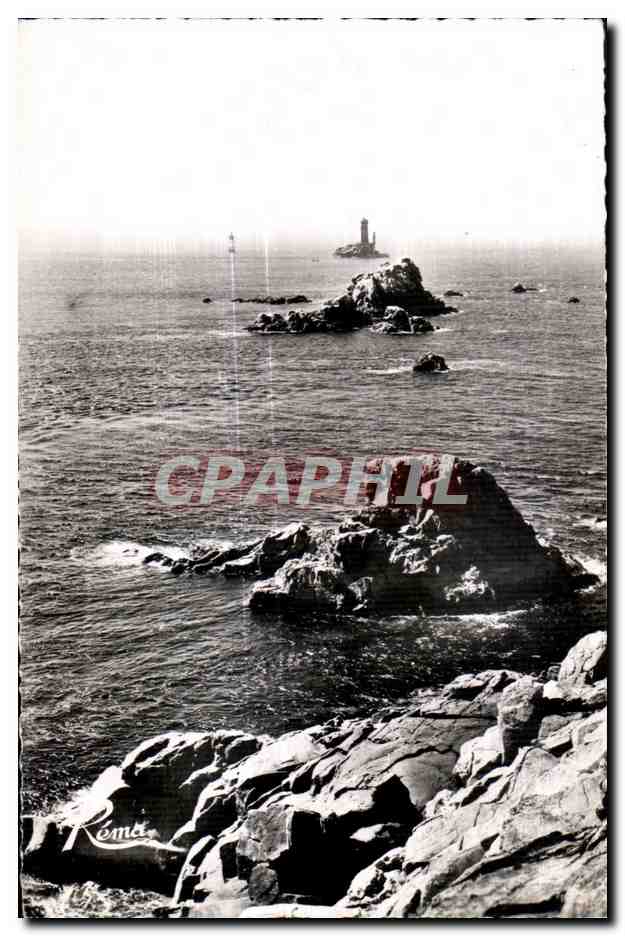CPA Ponte Du Raz (Finistere) Le Phare de la Vieille Au fond l lle de Sein