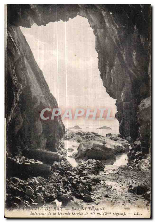 CPA La Pointe Du Raz Baie des Trepasses Interieur de la Grande Grotte 