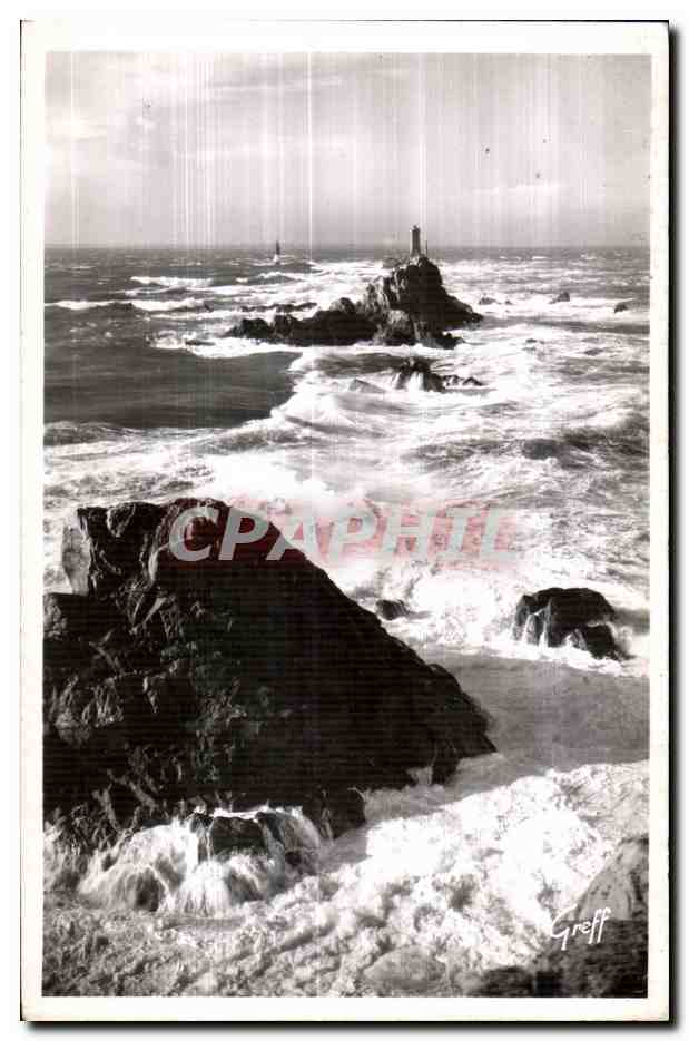 CPA Pointe du Raz En Bretagne de Sein Les Rochers et le Phare de la Vieille