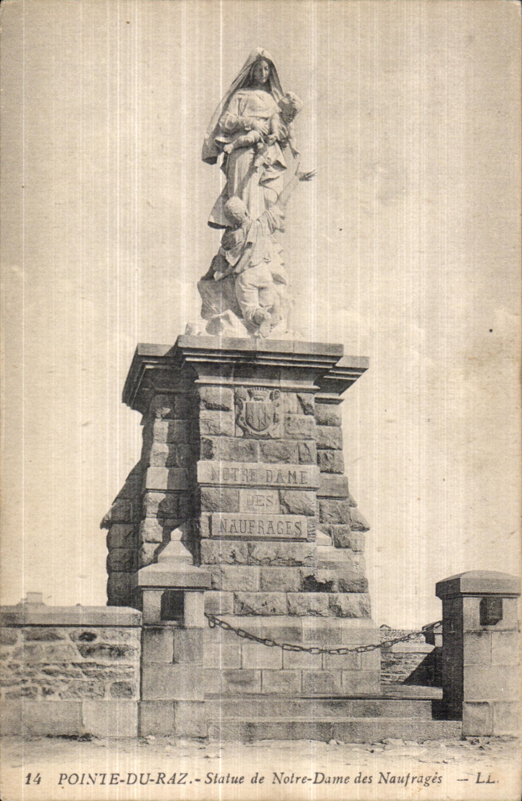 CPA Pointe Du Raz Statue de Notre Dame des Naufrages