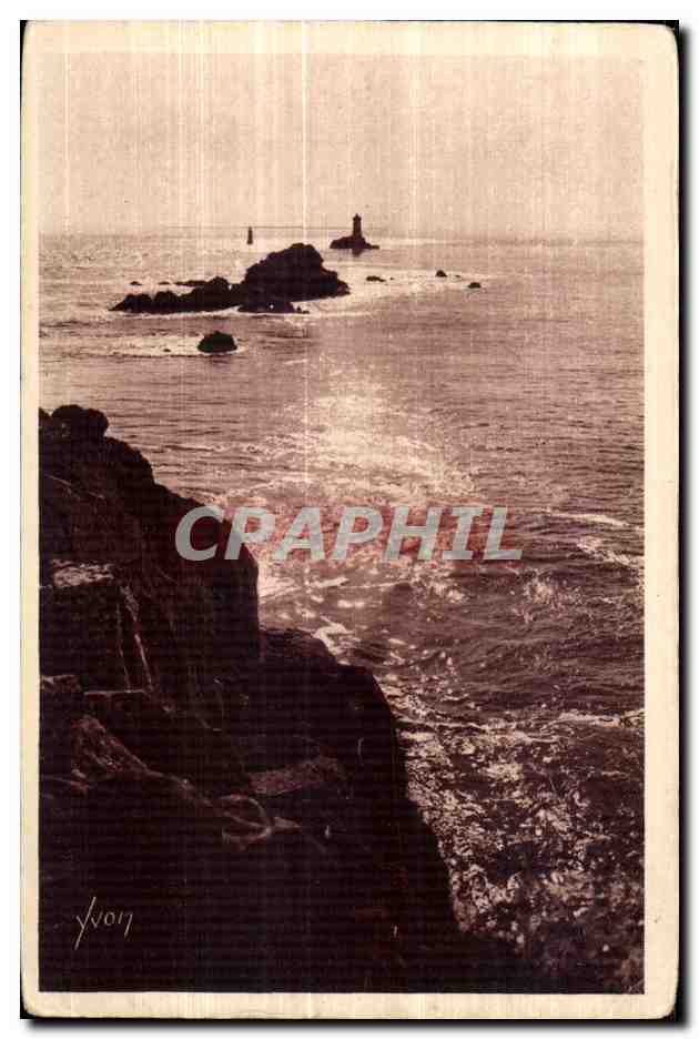 CPA Cote Sauvage Pointe Du Raz Le Phare de la Vieille