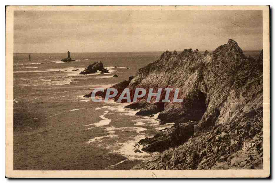 CPA La Pointe du Raz (Finistere) L Eperon et le phare de la Vieille