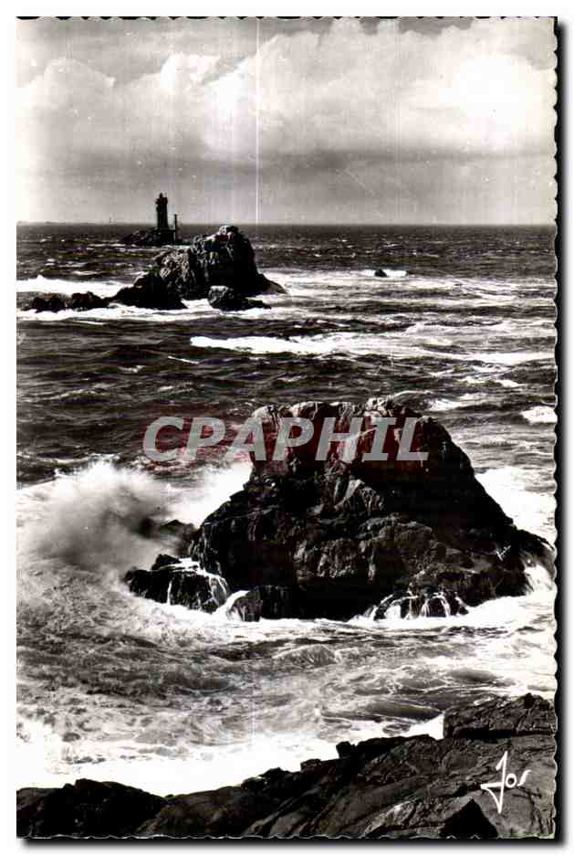 CPA Pointe du Raz (Finistere) Le phare de la Vieille et l ile et l ile de sein