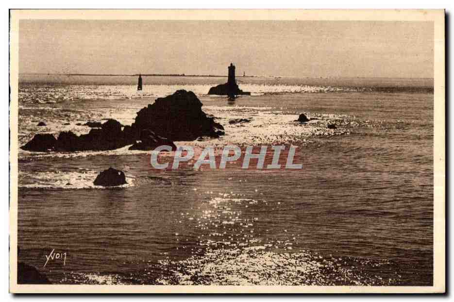 CPA Pointe du Raz De Sein (Finistere) Le Phare la Vieille Au Join l Ile de Sein