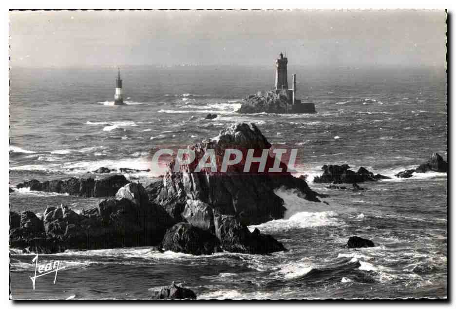 CPA La Bretagne La Pointe Du Raz Extreme Pointe et le Raz de Sein au fond L lle de Sein