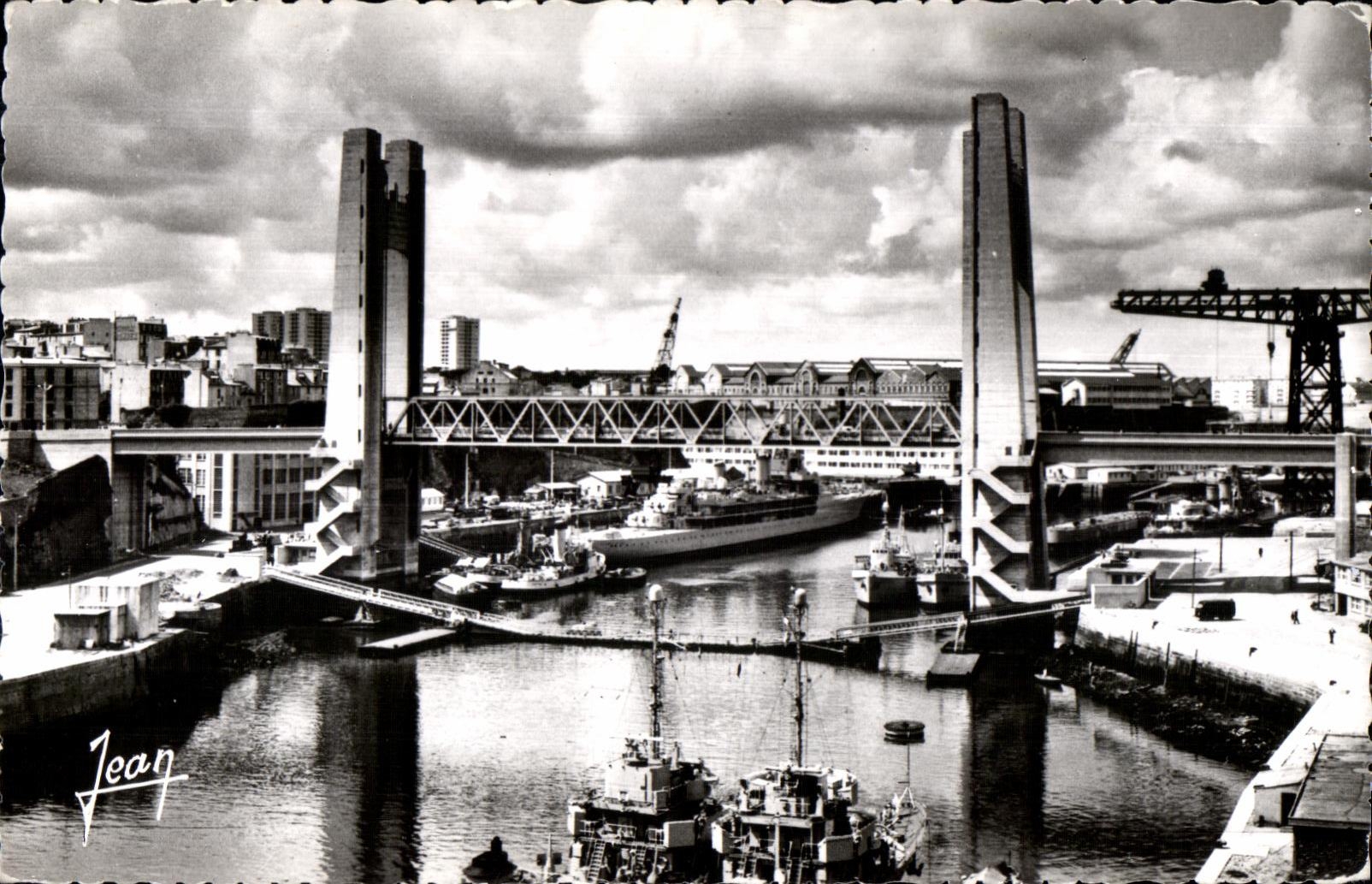 Brest - Le Pont de Recouvrance au fond la Jeanne d ARc - CPSM