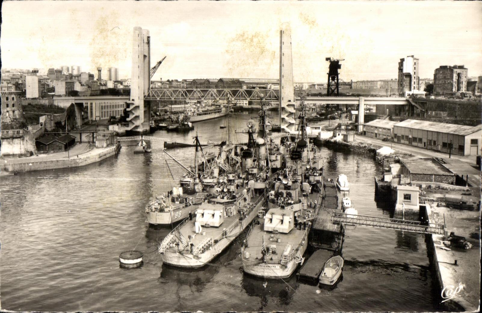 Brest - Le Pont de Recouvrance Bateaux - CPSM