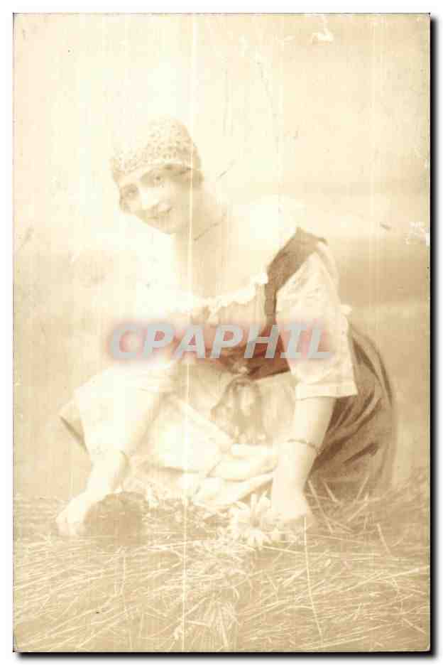 Fantaisie - Femme - Woman with knitted cap - CARTE PHOTO