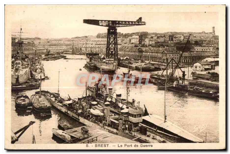 Brest - Le Port de Guerre Bateaux - CPA 