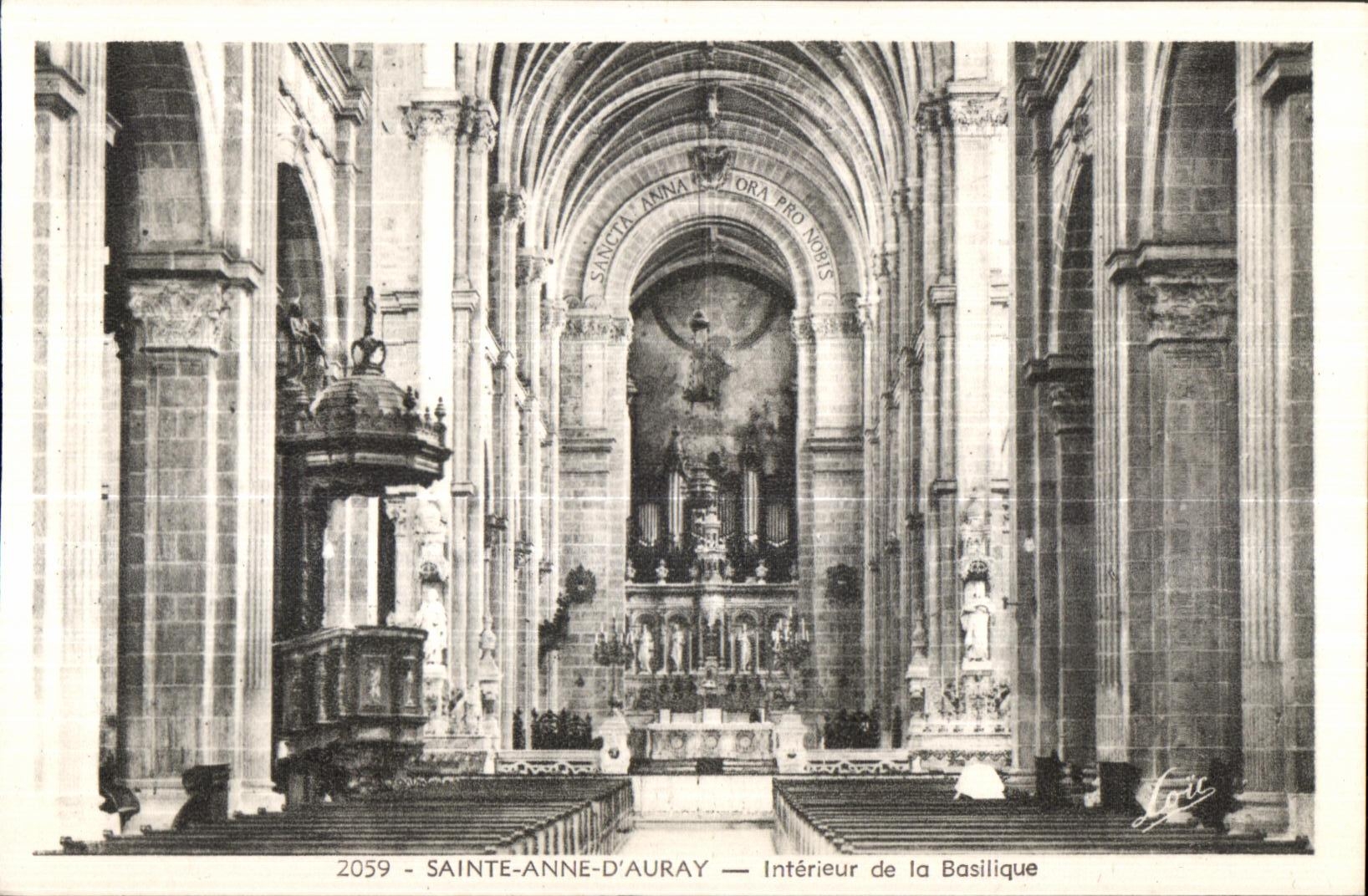 Sainte-Anne-d'Auray — Intérieur de la Basilique — Éditeur Laffitte, n° 2059