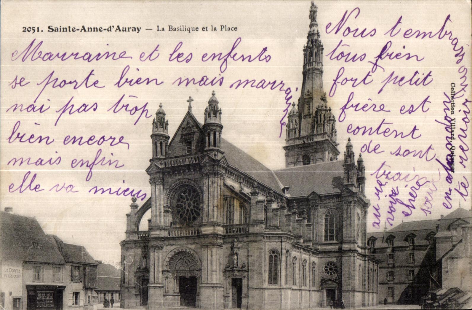 Sainte Anne d Auray - La Basilique et la Place - CPA 
