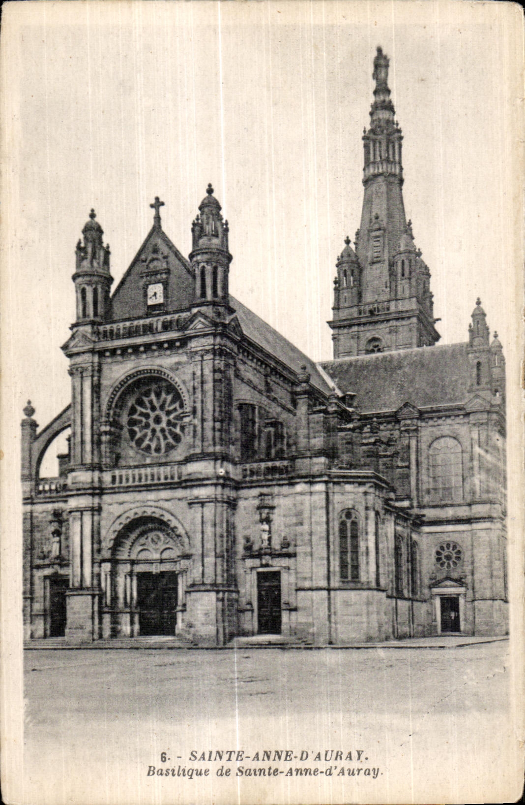 Sainte Anne d Auray - La Basilique - CPA 
