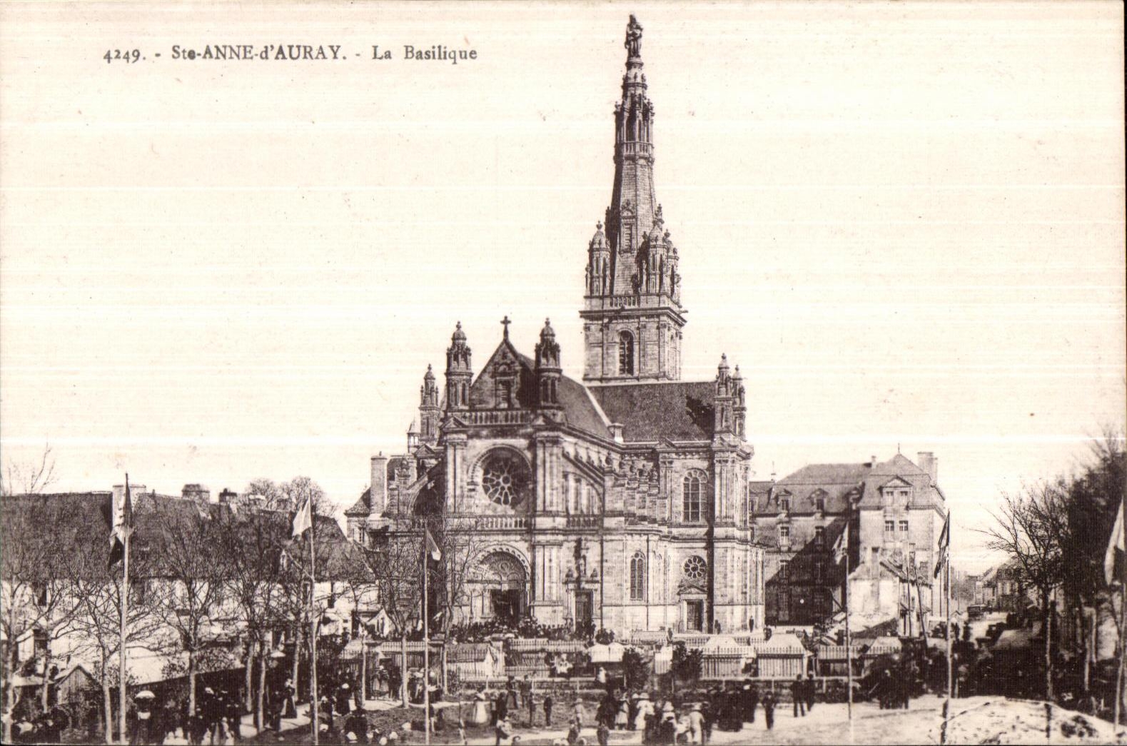 Sainte Anne d Auray - La Basilique - CPA 