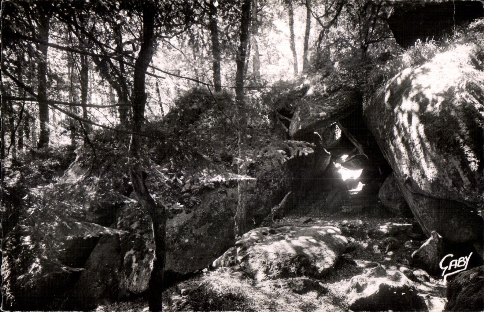 Le Huelgoat - Grotte d Artus - CPSM
