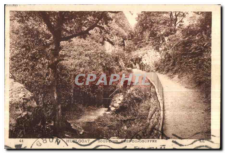 Le Huelgoat - Sous bois pres du Gouffre - CPA 