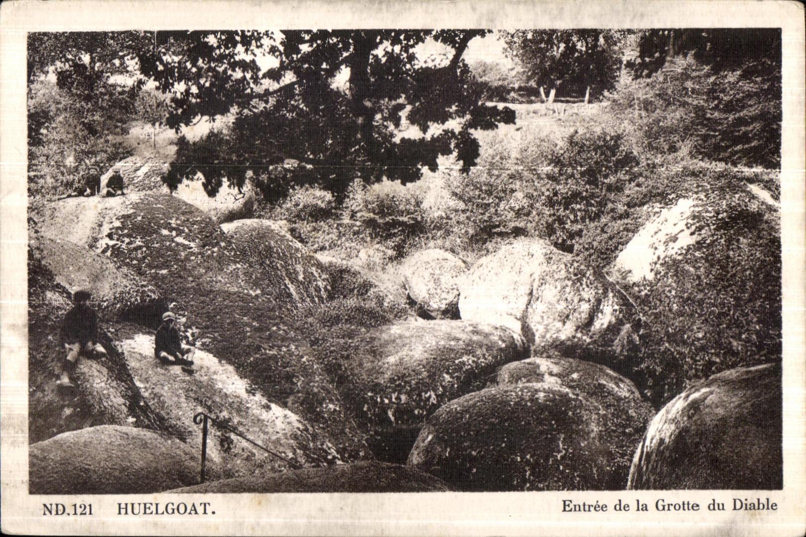 Le Huelgoat - Entree de la Grotte du Diable - CPA 