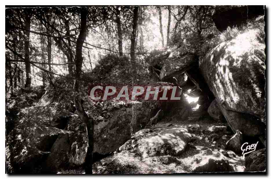 CPA Le Huelgoat (Finistere) Grotte d Artus