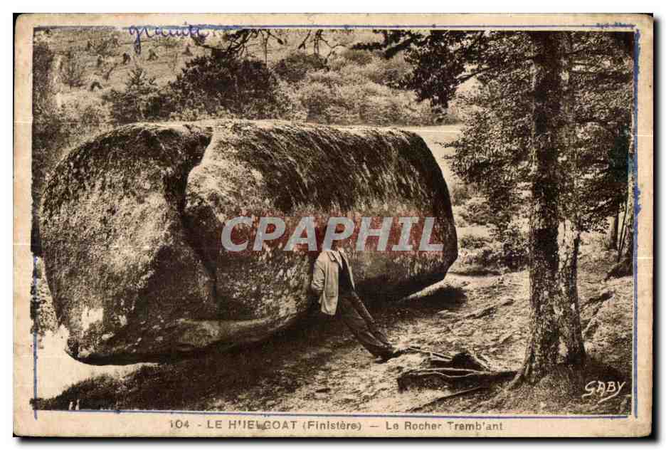 CPA Le Huegoat (Finistere) Le Rocher Tremblant