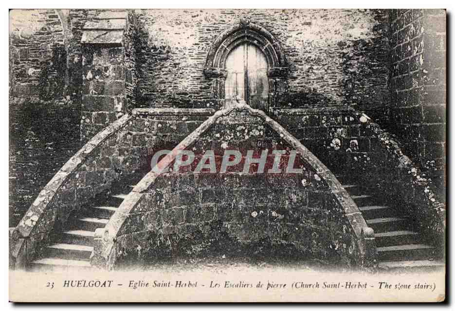 CPA Huelgoat Eglise Saint Habal Les Escaliers du pioerre (Church Saint Herbet The slone stairs)