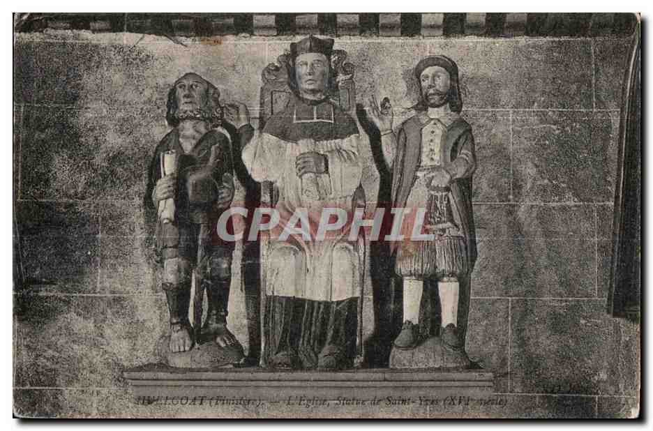 CPA Huelgoat (Finistere) l Eglise Statue de Saint Yves