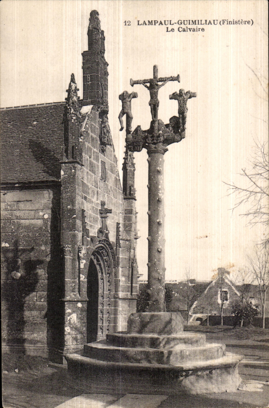 CPA Lampaul Guimiliau (Finistere) Le Calvaire