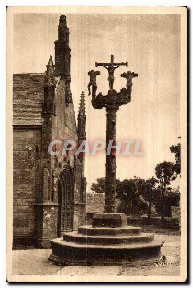 CPA Lampaul (Finistere) Le Calvaire et le Porche (1533)