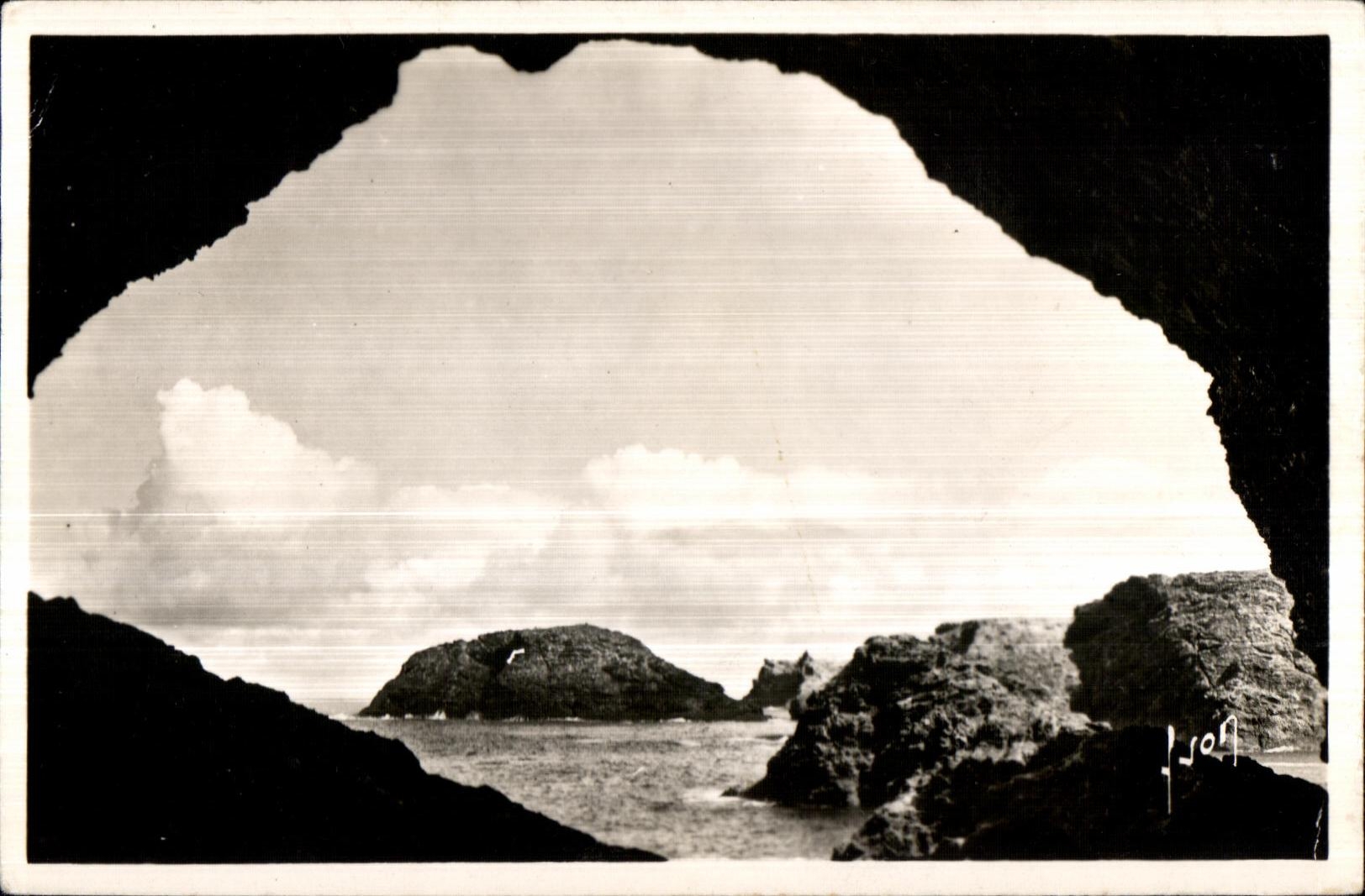 La Grotte de l'Apothicaire — Belle-Île-en-Mer (Morbihan) — Les Éditions d'Art Martel, n°2096