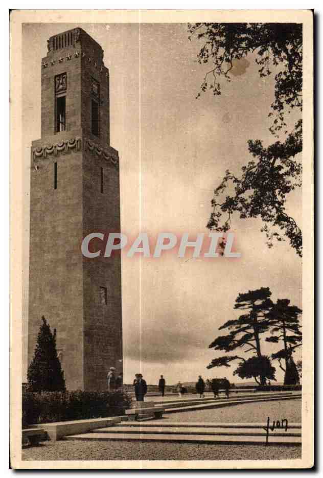 CPA Brest Cours d Ajot Monument Commemoratif