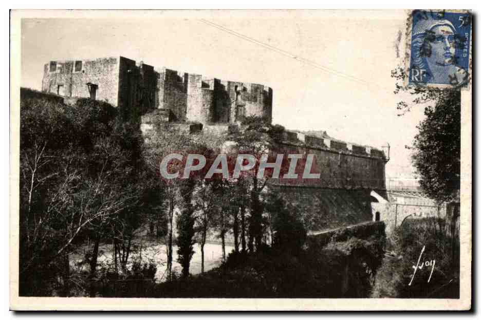 CPA Brest Le Vieux Chateau Vu du Cours Dajot