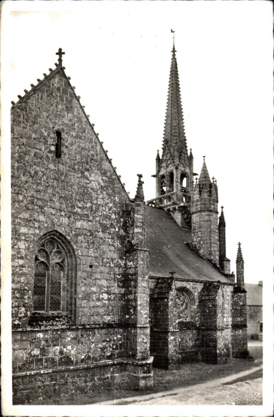 CPA Kernascleden (Morbihan) Le Clocher XV siecle