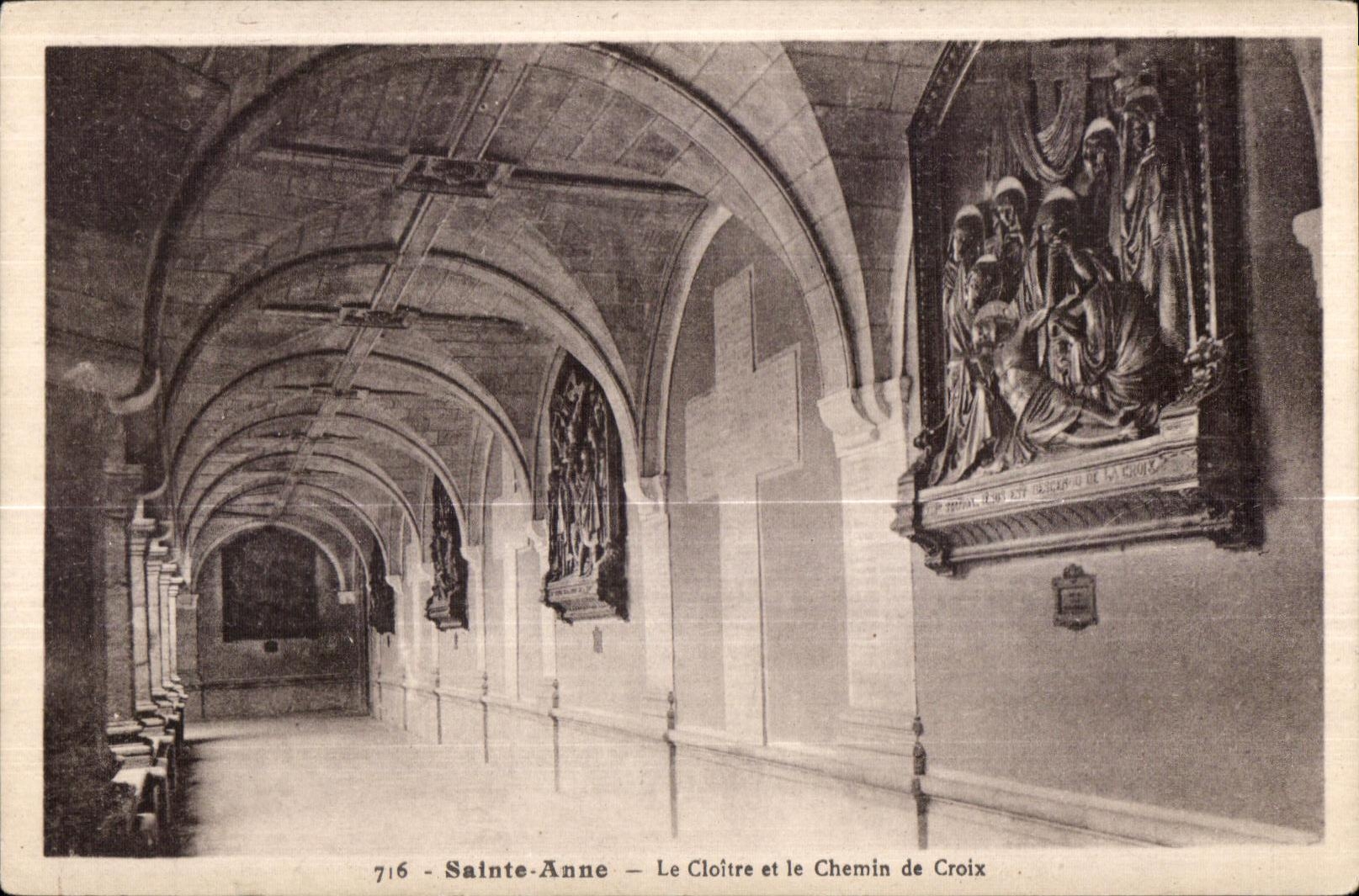 Sainte-Anne — Le Cloître et le Chemin de Croix
