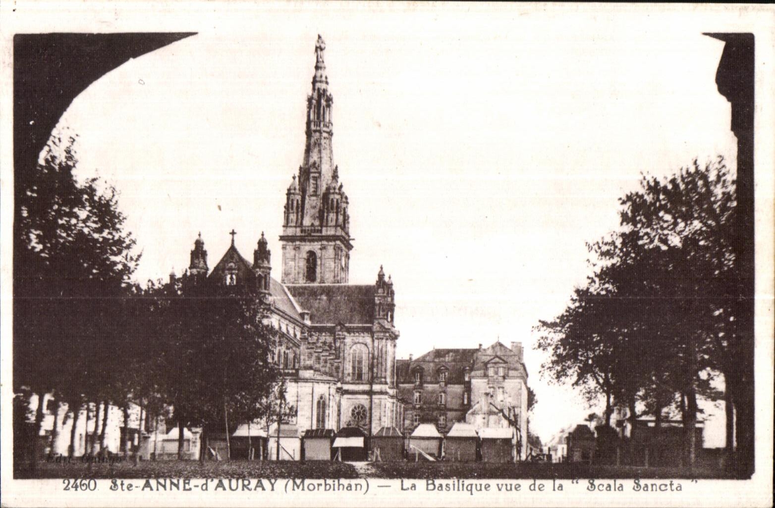 CPA Sainte Anne d Auray La Statue (Morbihan) La Basilique de la Scala Sancta