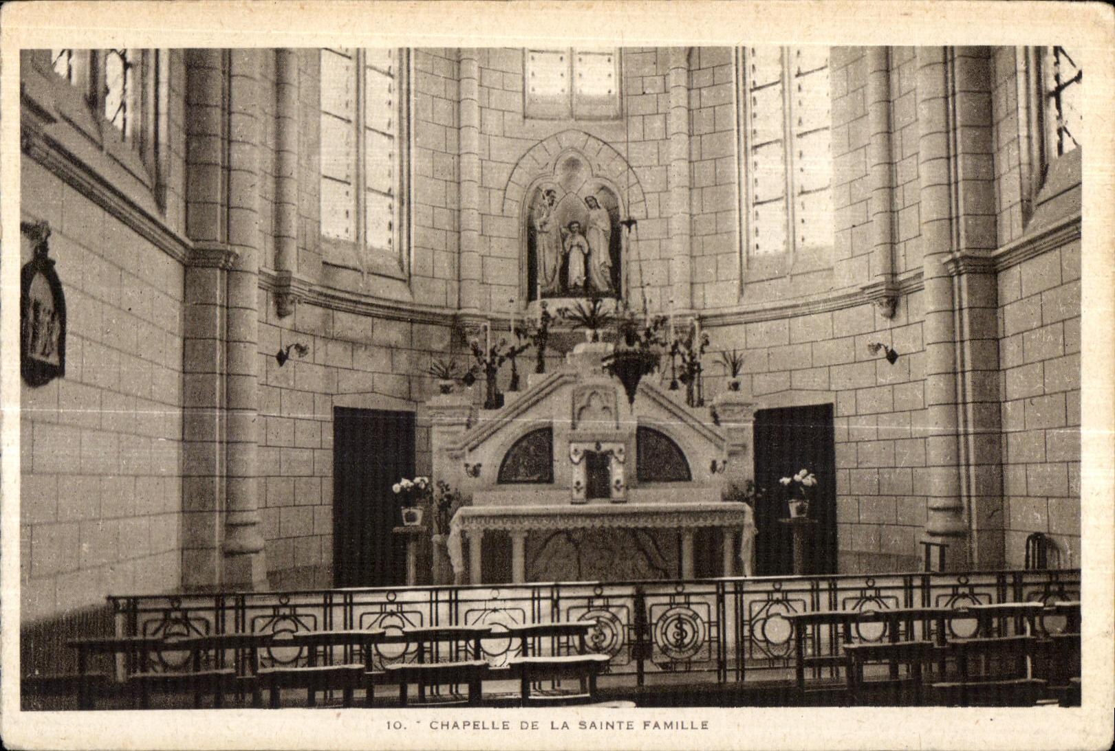 CPA Chapelle de la sainte famille Maison mere des filles de Jesus Saint Joseph de Kermaria pres Locmine