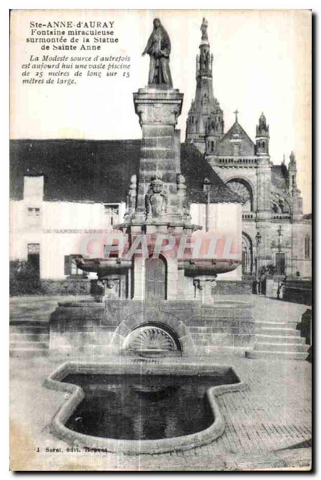 CPA Ste Anne d Auray Fontaine miraculeuse surmontee de la Statue de Sainte Anne