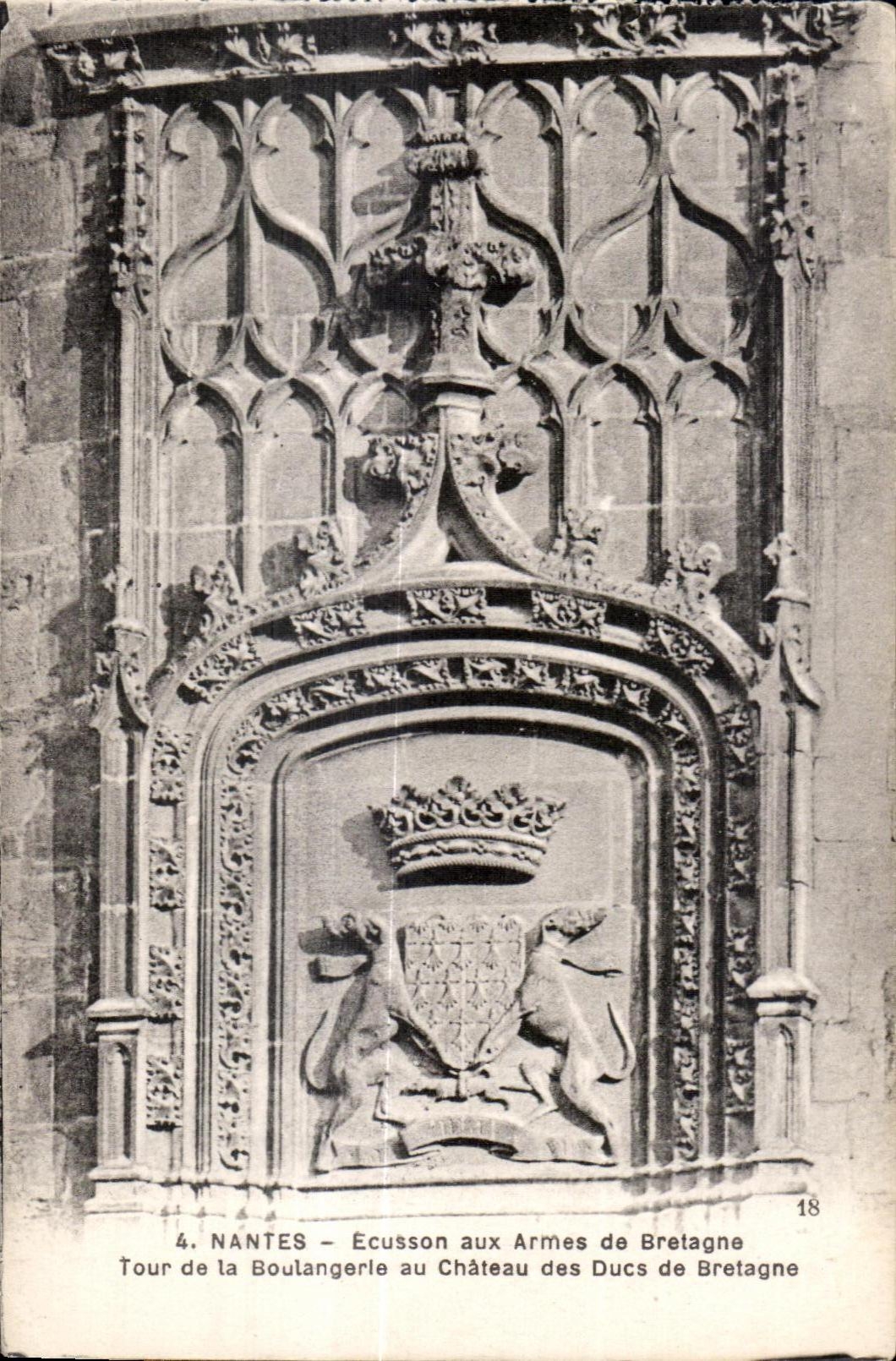 CPA Nantes Ecusson aux Armes de Bretagne Tour de la Boutagerle au Chateau des Ducs de Bretagne