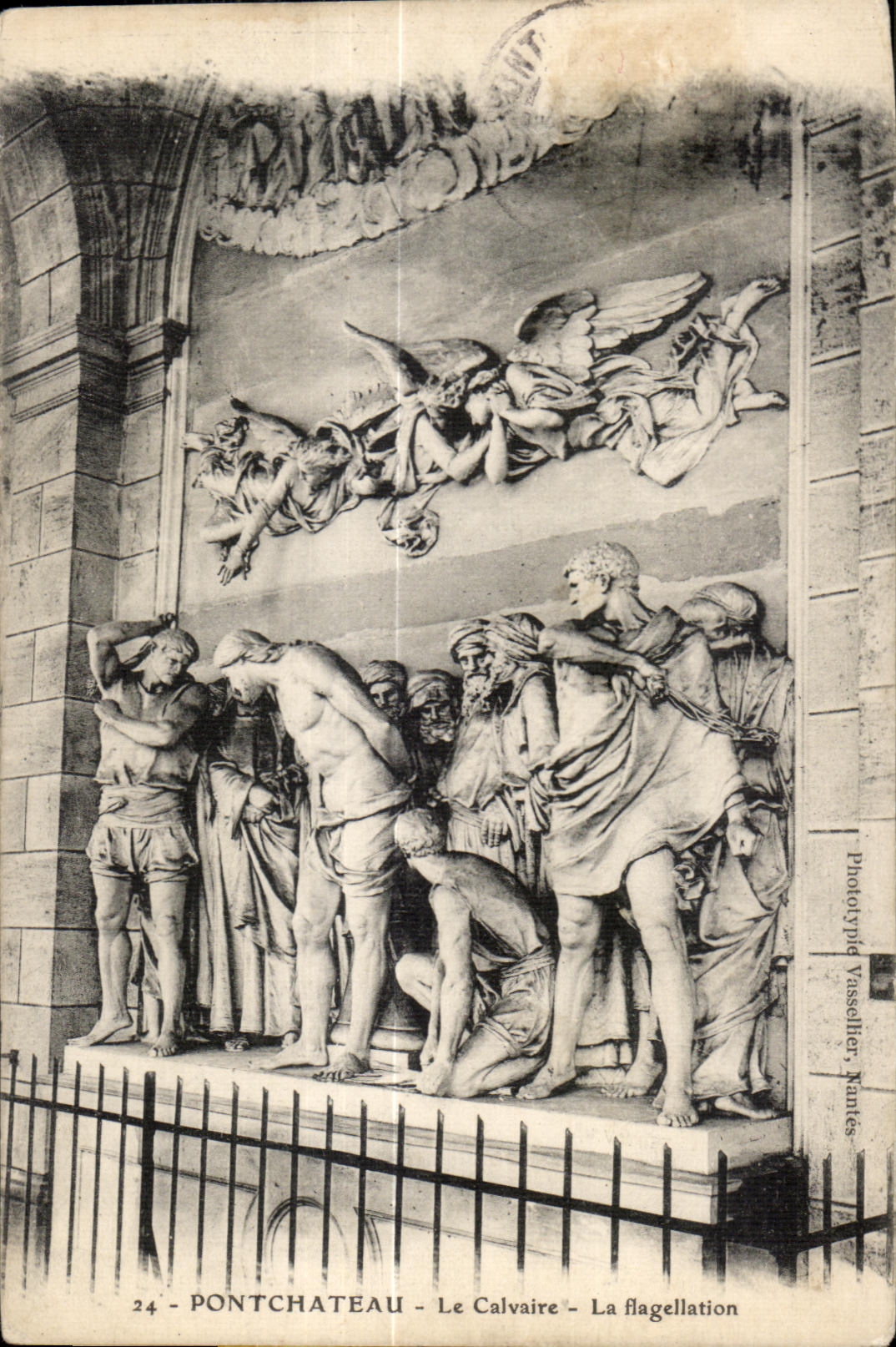 CPA Pelerinage Le Calvaire La flagellation