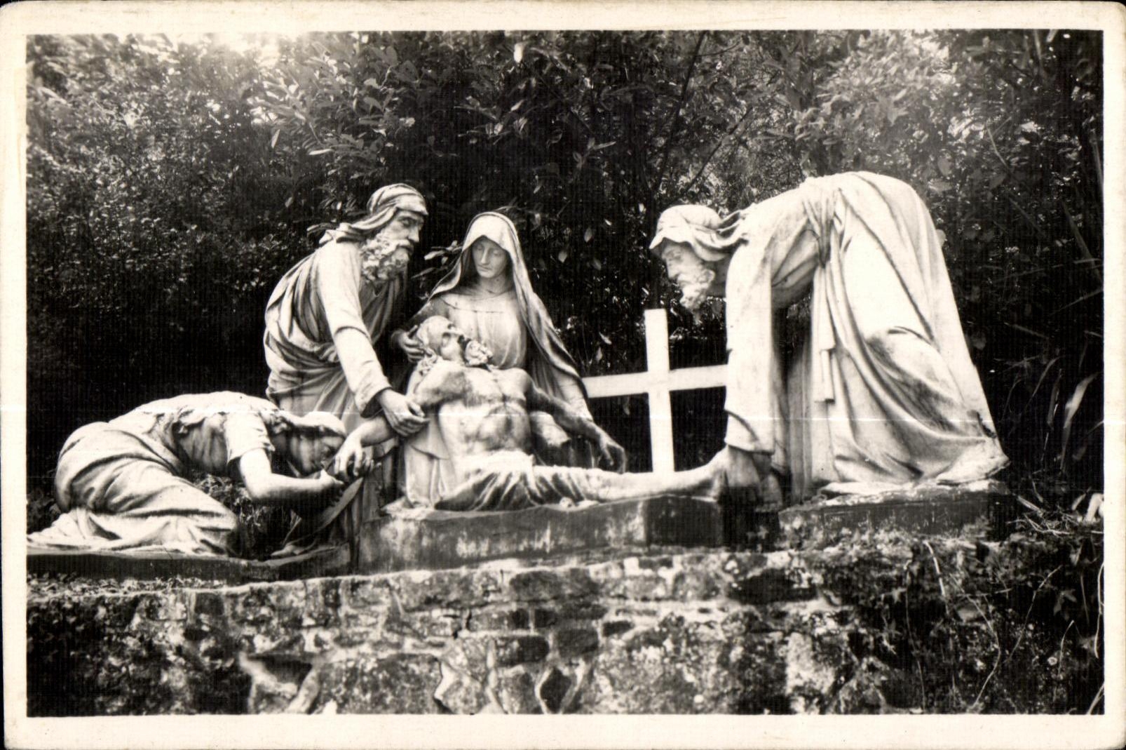 CPA Calvaire de Pont-Chateau (Laire Inf) Le Chemin de la Croix XIII Station Jesus detache de la Croix
