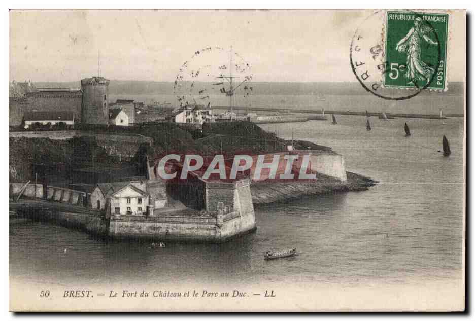CPA Brest la fort du chateau et la parc au duc