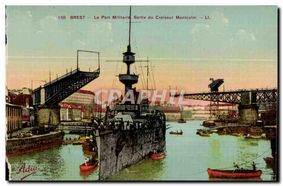 CPA Brest le port militaire sortie du croiseur montcaim