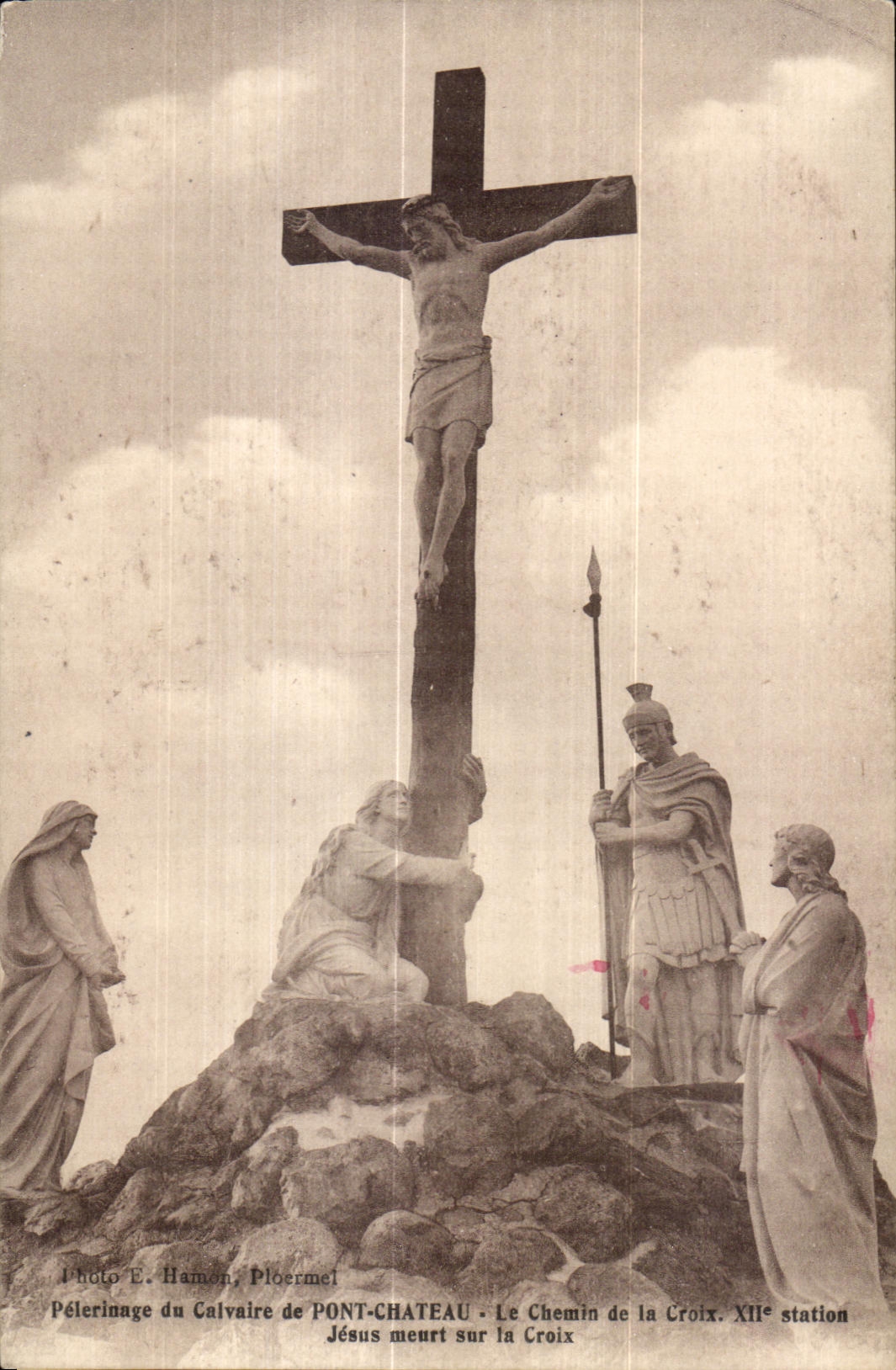 CPA Pelerinage Calvaire De Pontchateau Le Chemin de la Croix XII station Jesus meurt sur la Croix