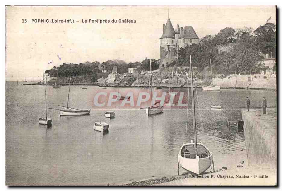 CPA Pornic (Loire Inf) Le Port pres du Chateau Bateau 