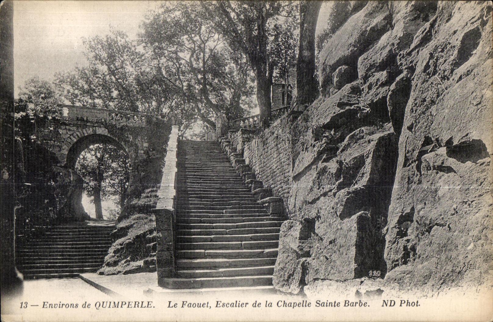 Environs de QUIMPERLE — Le Faouet, Escalier de la Chapelle Sainte Barbe — ND Phot.