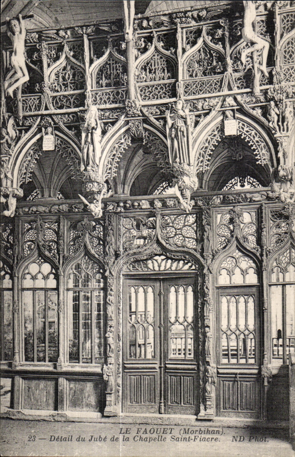 Détail du jubé de la chapelle Saint-Fiacre — Le Faouët (Morbihan) — ND Phot.