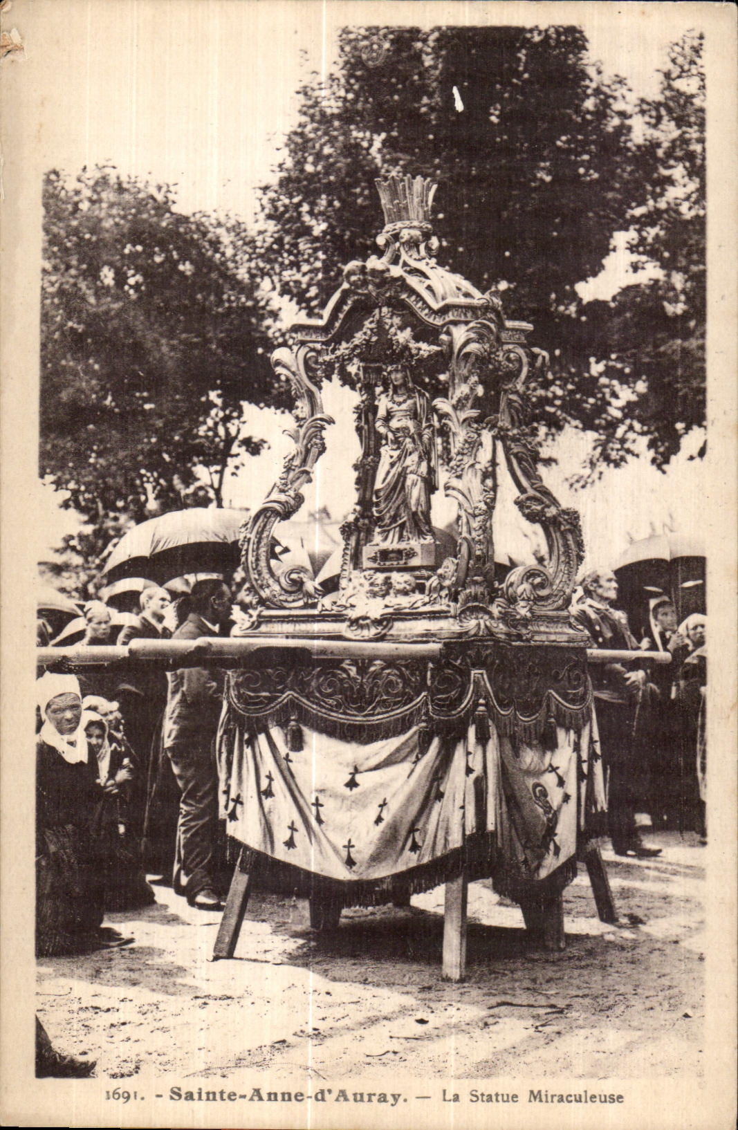 Sainte-Anne-d'Auray — La Statue Miraculeuse — Laurent-Nel - Rennes