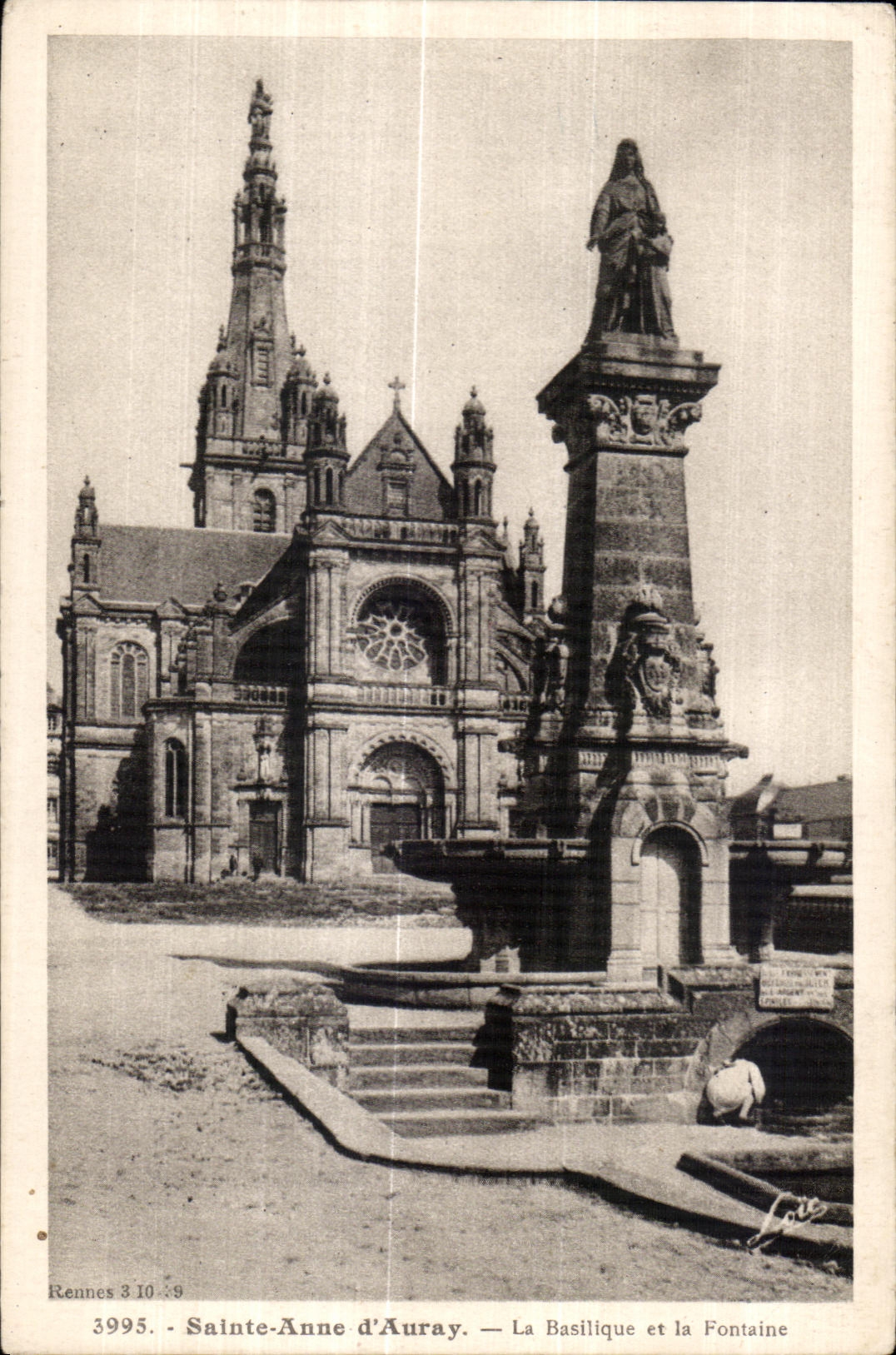 CPA Ste Anne d Auray La Basilique et la Fontaine