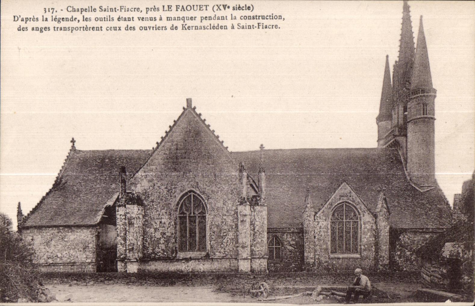 Chapelle Saint-Fiacre, près LE FAOUET (XVe siècle) — légende sur les outils transportés par des anges — éditeur Laurent-Ndl, Rennes