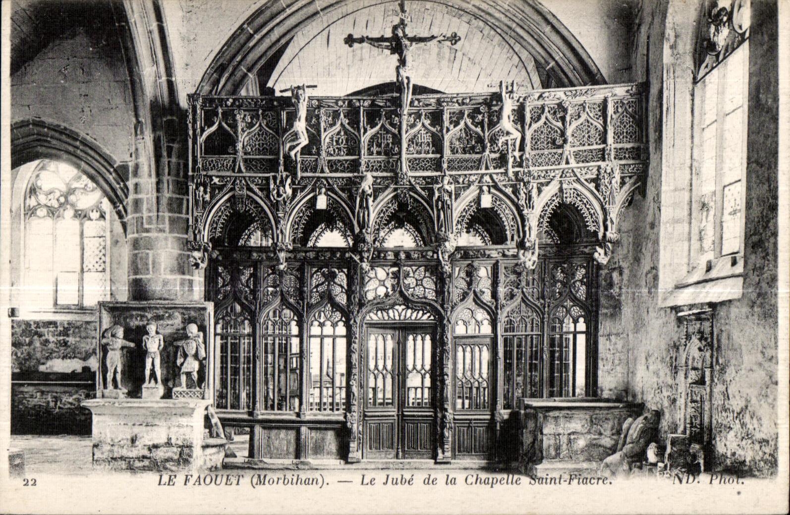 Le Faouët (Morbihan) — Le Jubé de la Chapelle Saint-Fiacre — ND. Phot.