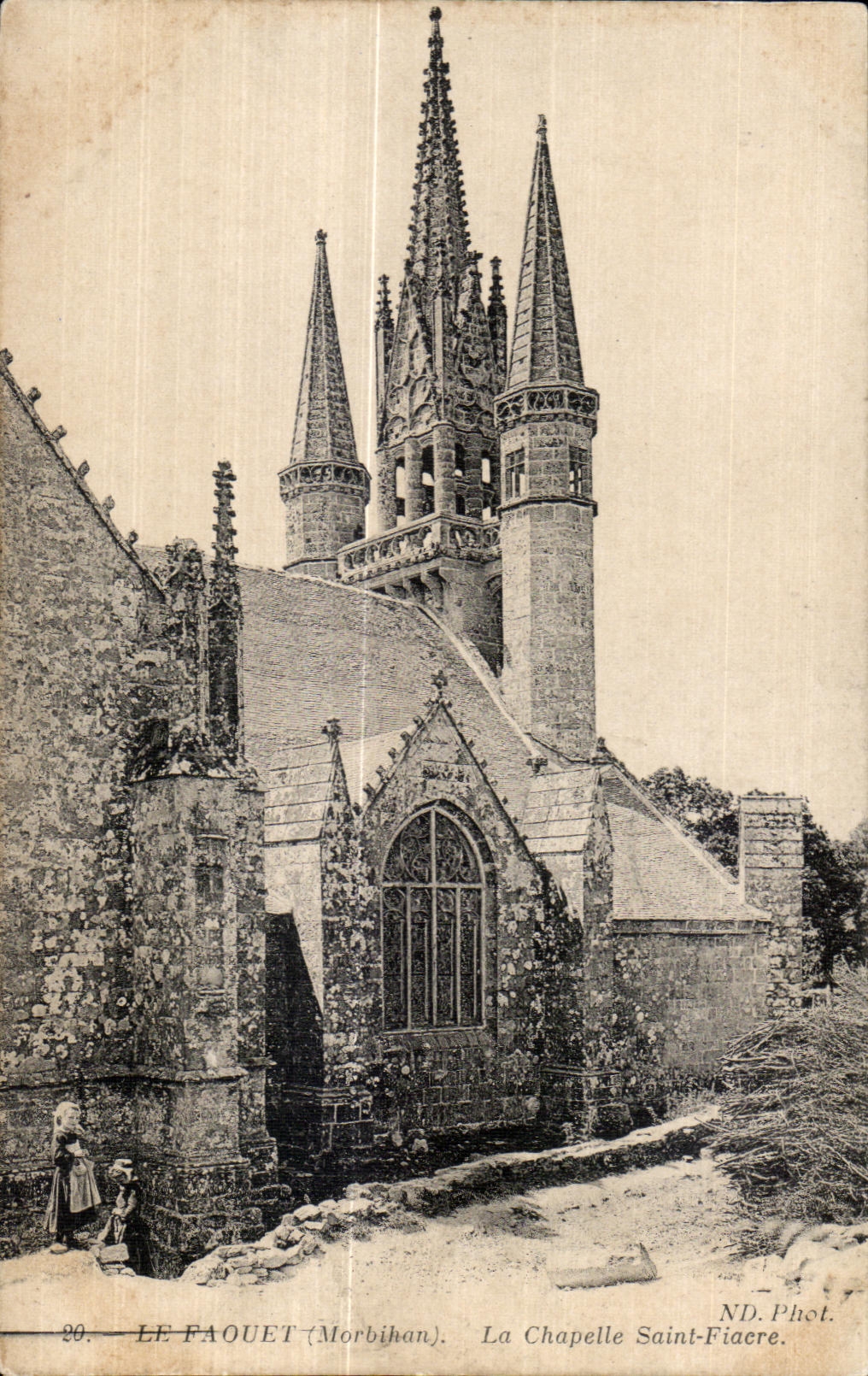 Le Faouët (Morbihan) — La Chapelle Saint-Fiacre — ND. Phot.